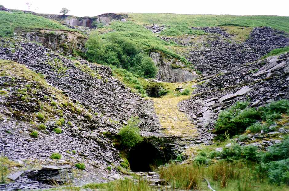 * [Pic 6] Minllyn Quarry - Upper mill level: Main tunnel through to pit and main adit (1995) *