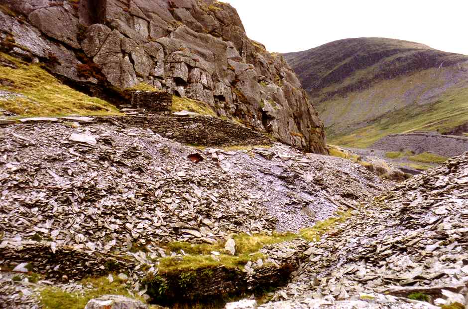 * [Pic 8] Wrysgan Quarry - Upper level view (Sept 1987) *