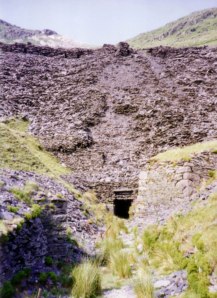 * [Pic 30] Cwmorthin Quarry - Lake Adit - Floor 1 North III (1995) *