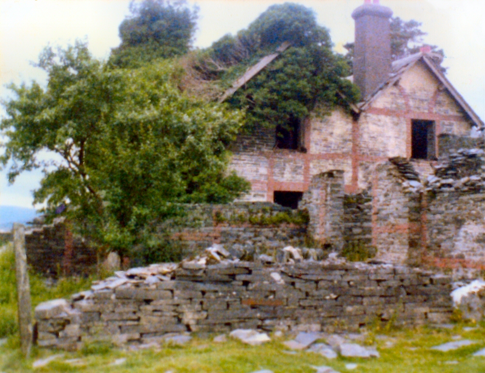 * [Pic 01] Bryn Eglwys Slate Quarry - Managers House (1979) (Remains Of The Welsh Slate Industry) *