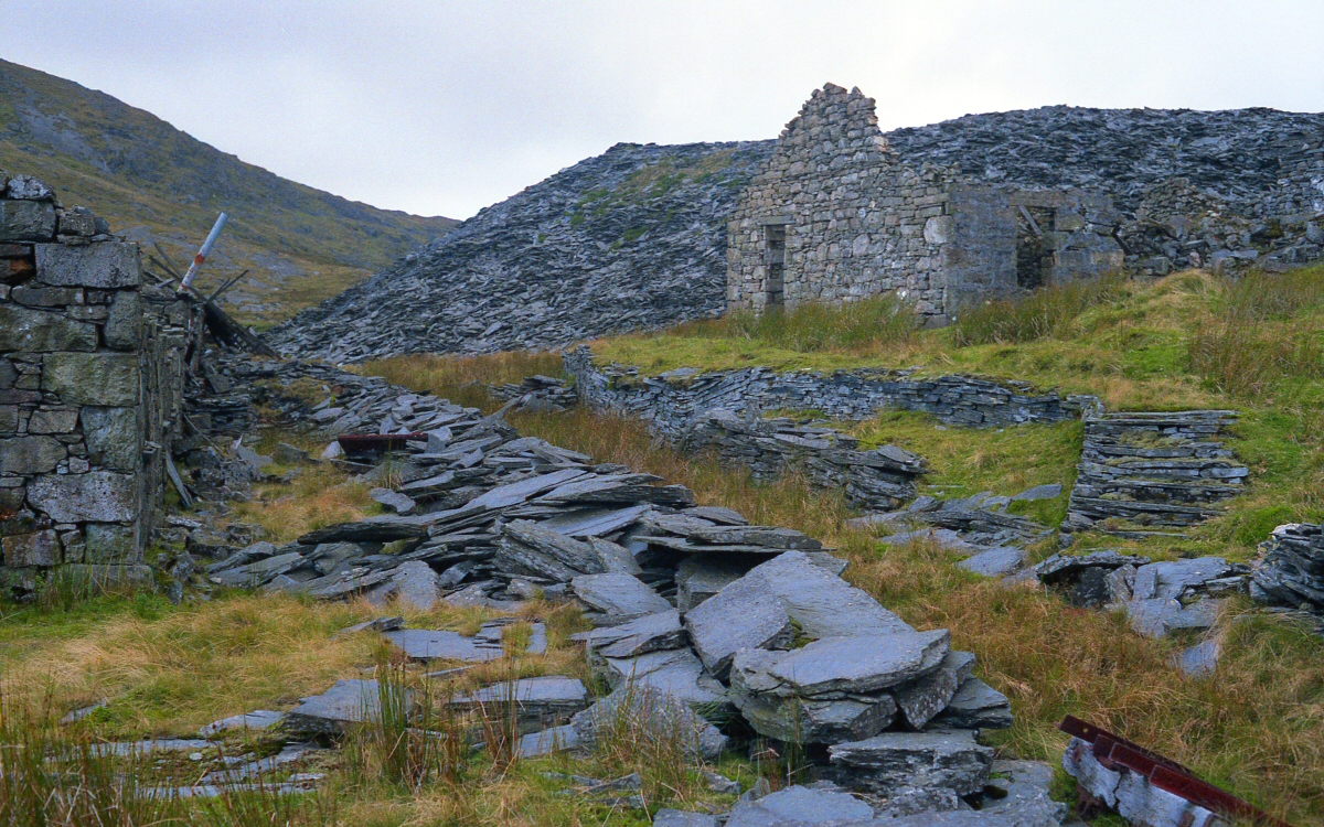 * [Pic 2] Cwt y Bugail Slate Quarry - Mill tramway (Sept 1987) *